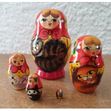 5 piece Miniature Cat  Russian doll