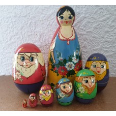 8 piece Snowhite  Russian Doll